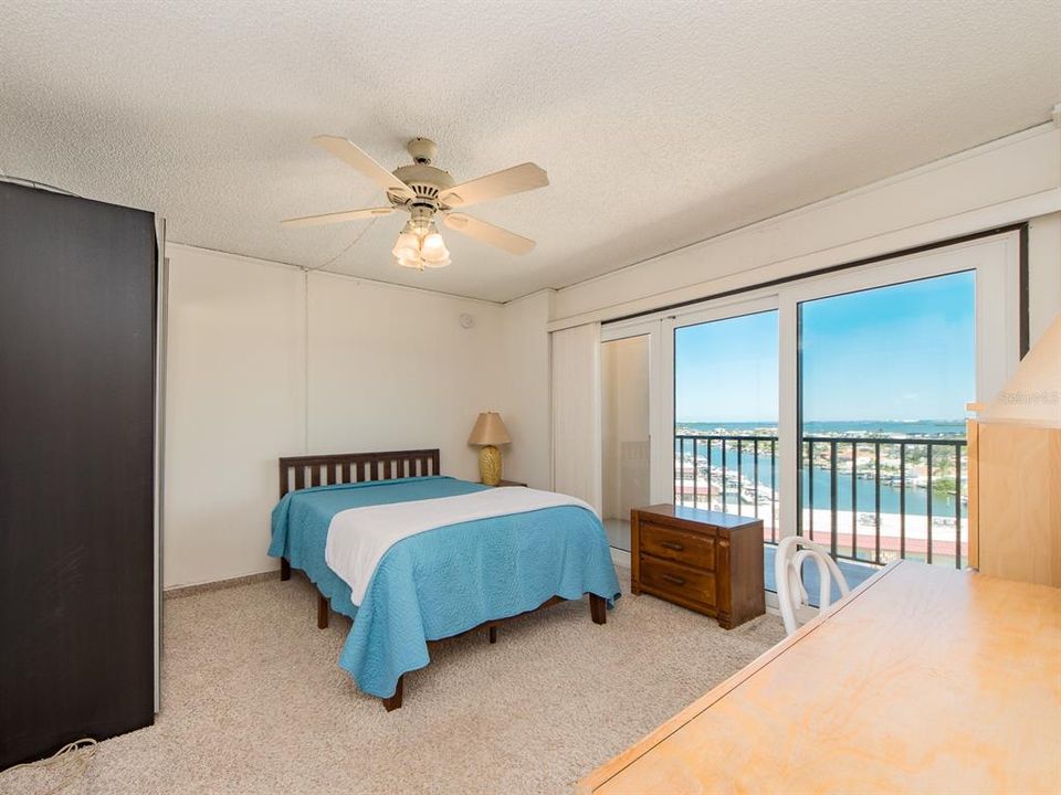 待售: $475,000 (2 贝兹, 2 浴室, 966 平方英尺)