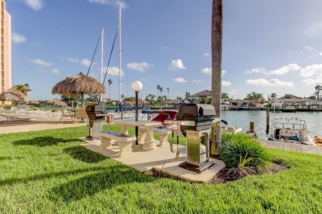 待售: $475,000 (2 贝兹, 2 浴室, 966 平方英尺)