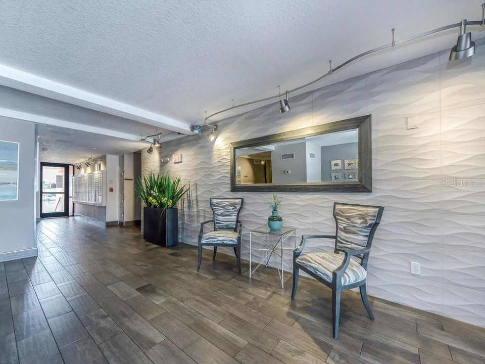 待售: $475,000 (2 贝兹, 2 浴室, 966 平方英尺)