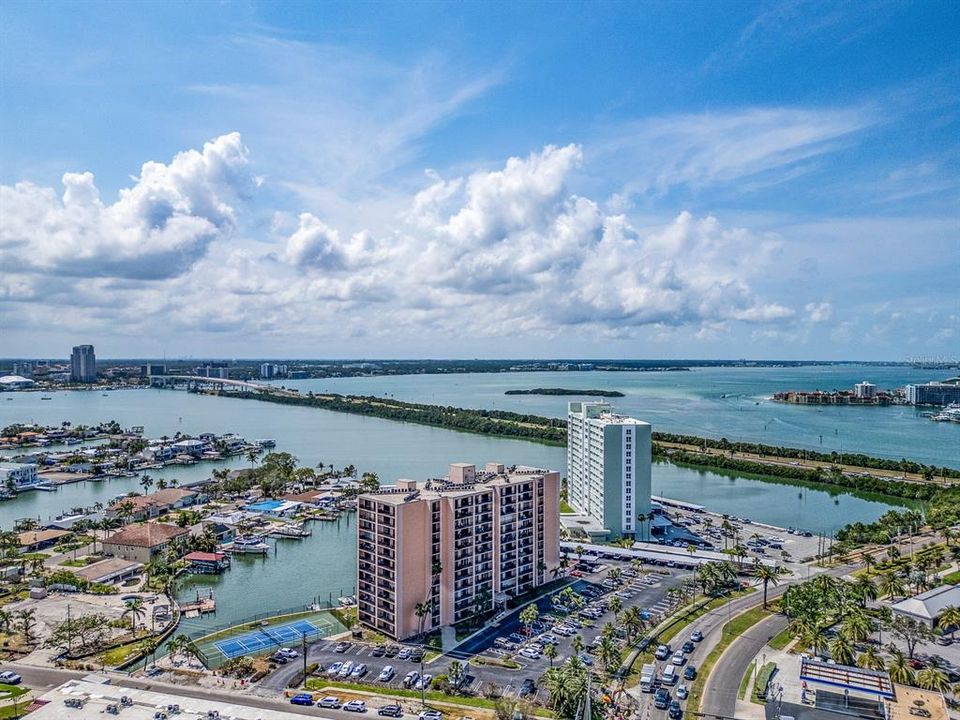 待售: $475,000 (2 贝兹, 2 浴室, 966 平方英尺)