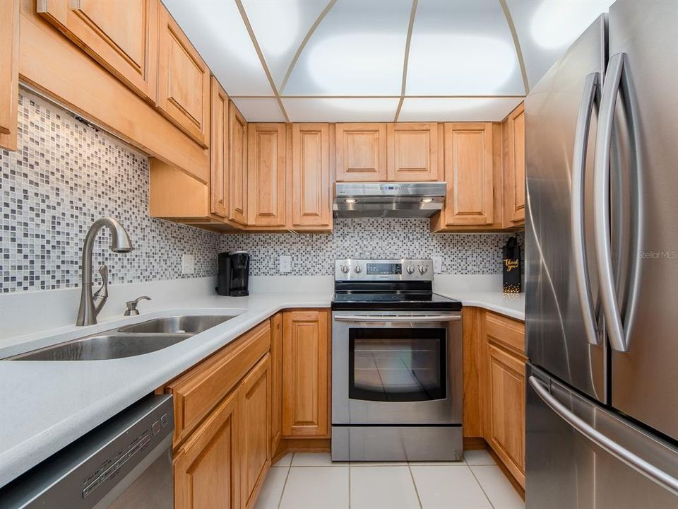 待售: $475,000 (2 贝兹, 2 浴室, 966 平方英尺)