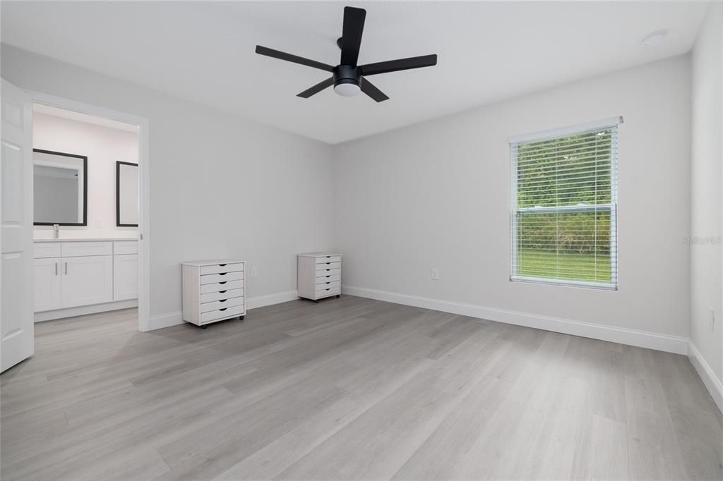 For Sale: $330,000 (3 beds, 2 baths, 1354 Square Feet)