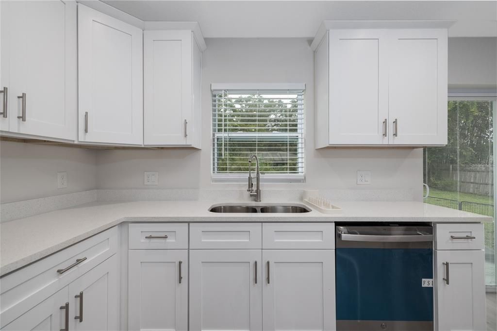 For Sale: $330,000 (3 beds, 2 baths, 1354 Square Feet)