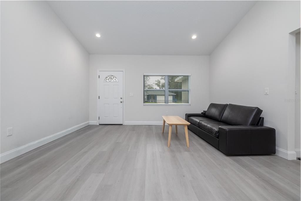 For Sale: $330,000 (3 beds, 2 baths, 1354 Square Feet)