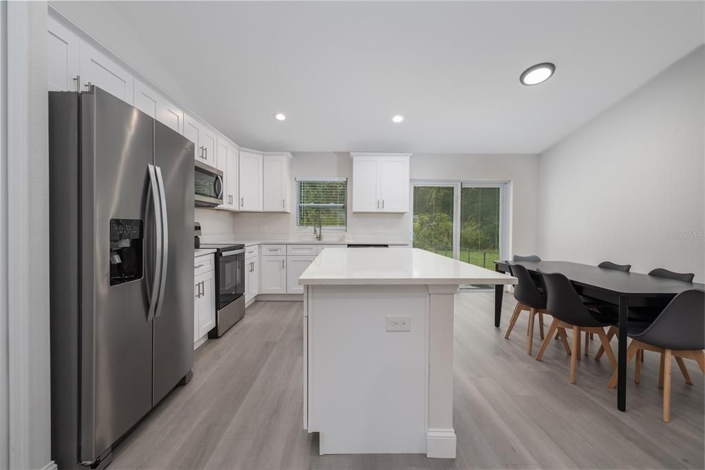 For Sale: $330,000 (3 beds, 2 baths, 1354 Square Feet)