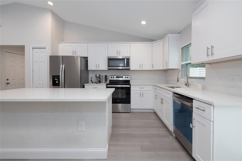 For Sale: $330,000 (3 beds, 2 baths, 1354 Square Feet)