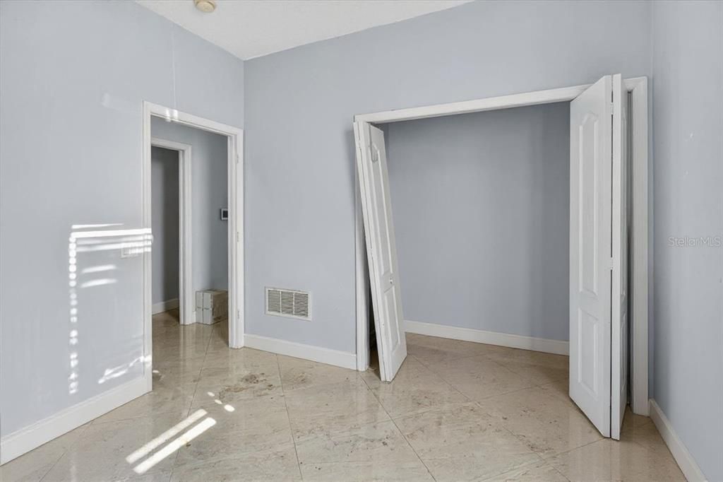 На продажу: $449,000 (5 спален, 3 ванн, 2807 Квадратных фут)