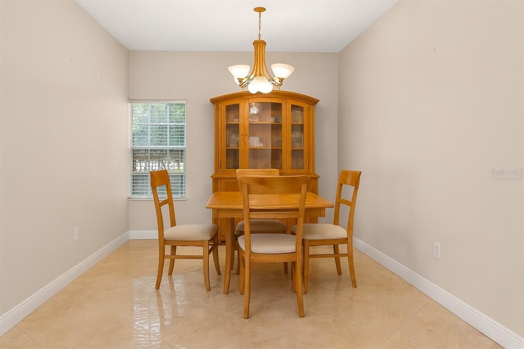 На продажу: $449,000 (5 спален, 3 ванн, 2807 Квадратных фут)