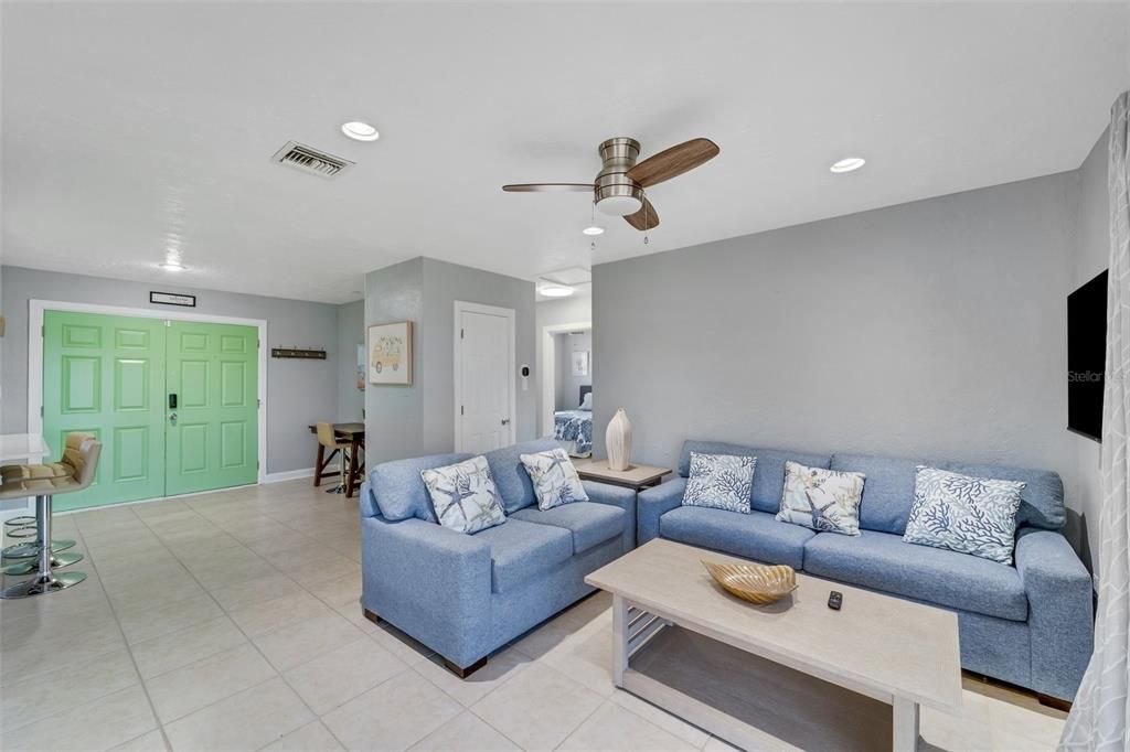 На продажу: $239,000 (3 спален, 2 ванн, 1400 Квадратных фут)