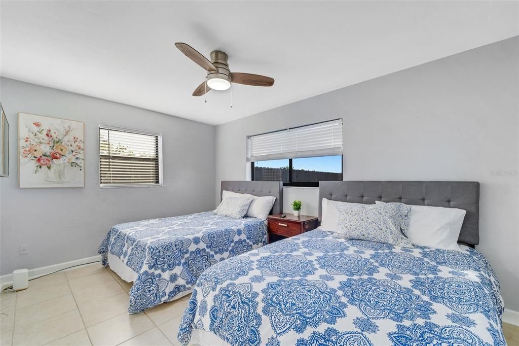 На продажу: $239,000 (3 спален, 2 ванн, 1400 Квадратных фут)