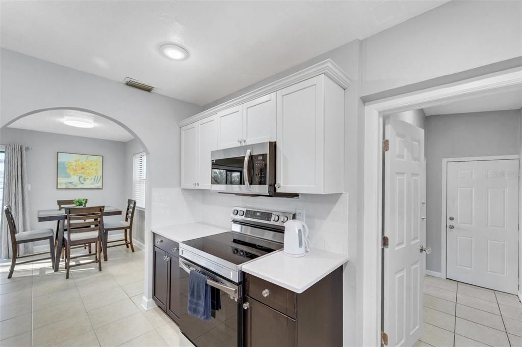 На продажу: $239,000 (3 спален, 2 ванн, 1400 Квадратных фут)