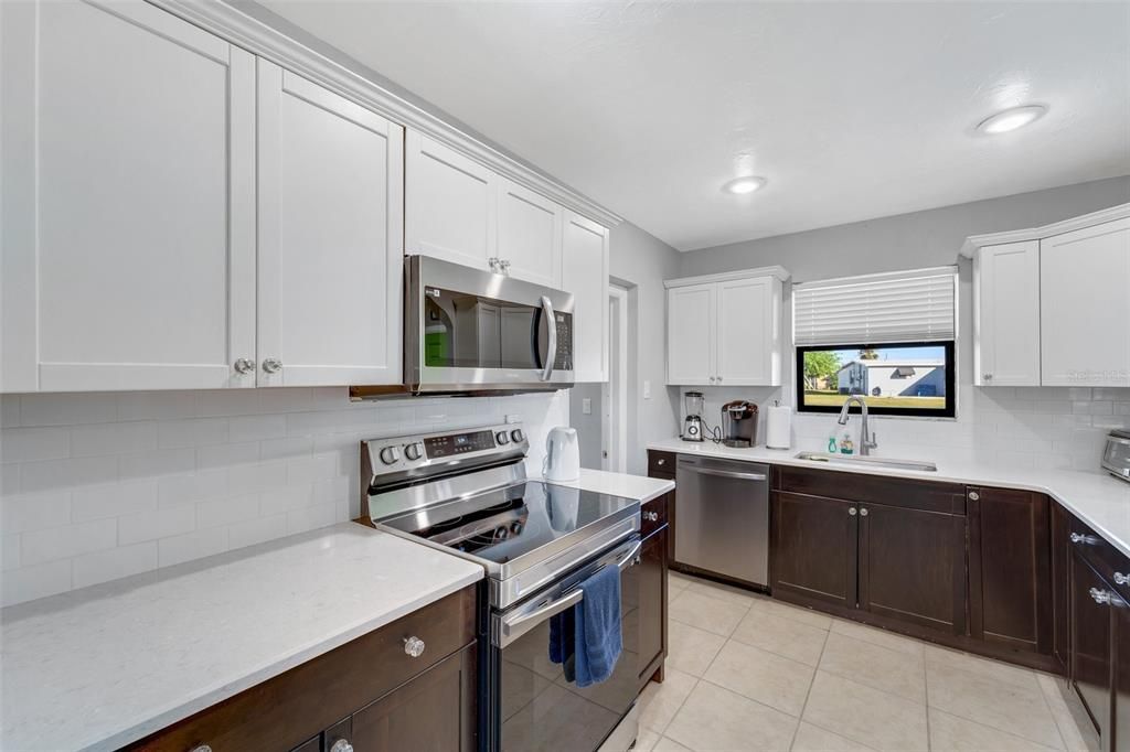 На продажу: $239,000 (3 спален, 2 ванн, 1400 Квадратных фут)