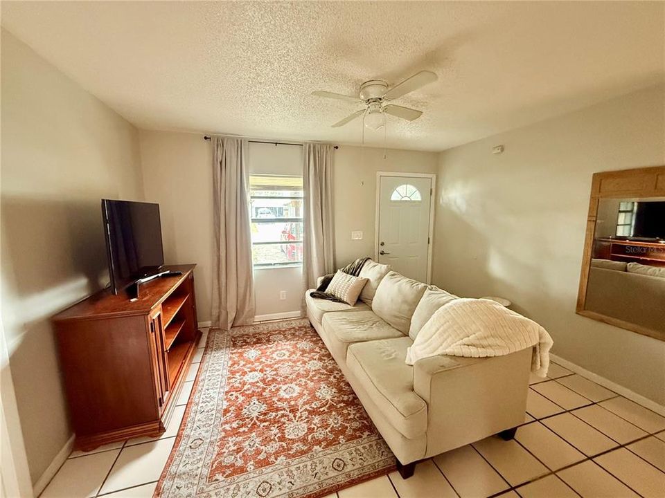 For Rent: $3,200 (4 beds, 2 baths, 2016 Square Feet)