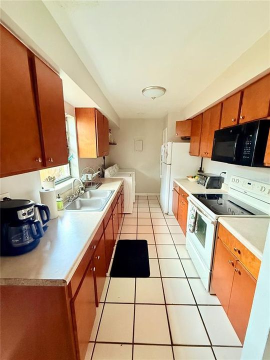 For Rent: $3,200 (4 beds, 2 baths, 2016 Square Feet)