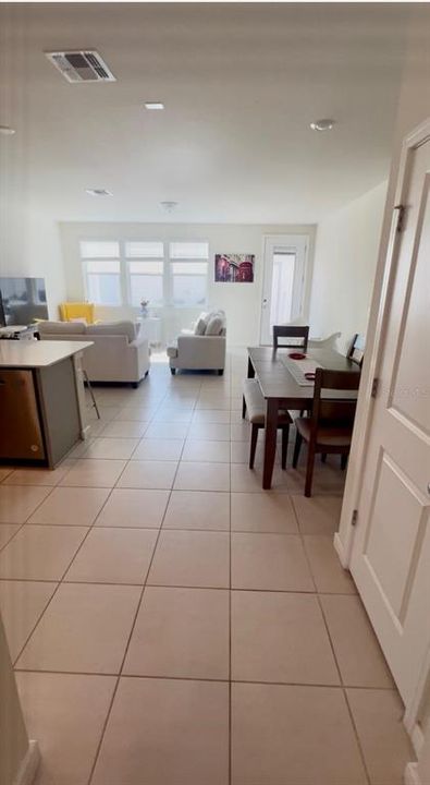 出租: $2,900 (4 贝兹, 3 浴室, 1861 平方英尺)