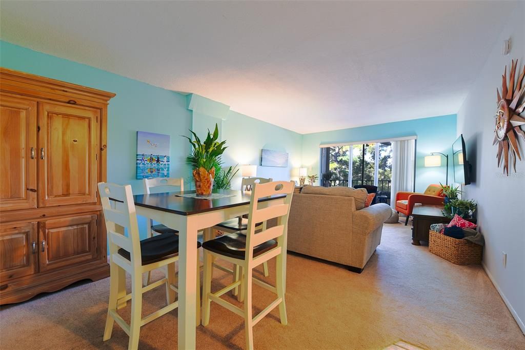 待售: $144,900 (1 贝兹, 1 浴室, 672 平方英尺)