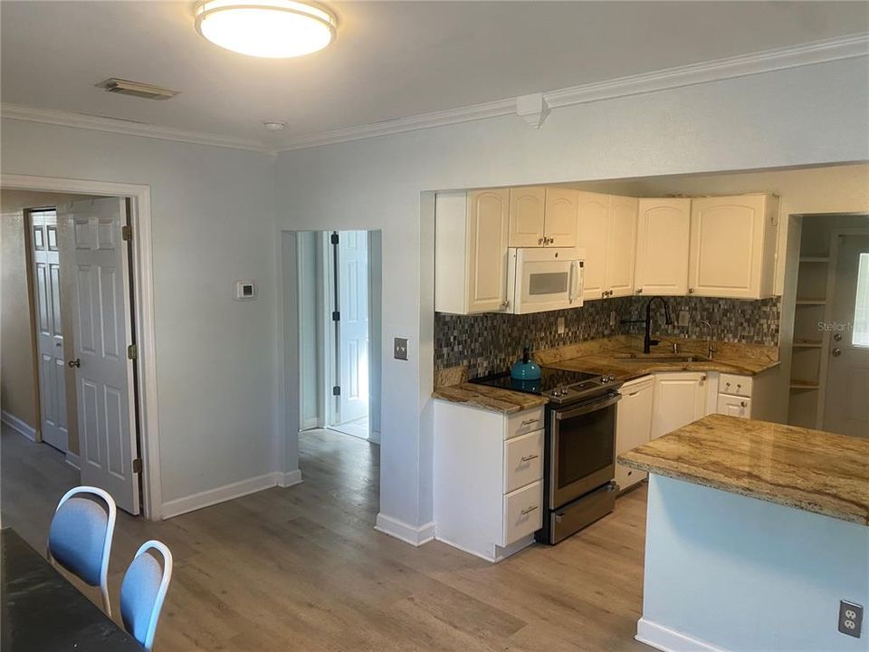 For Sale: $479,900 (3 beds, 2 baths, 1441 Square Feet)