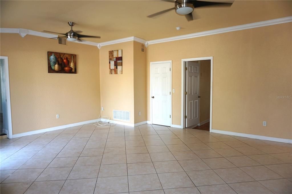 For Sale: $479,900 (3 beds, 2 baths, 1441 Square Feet)