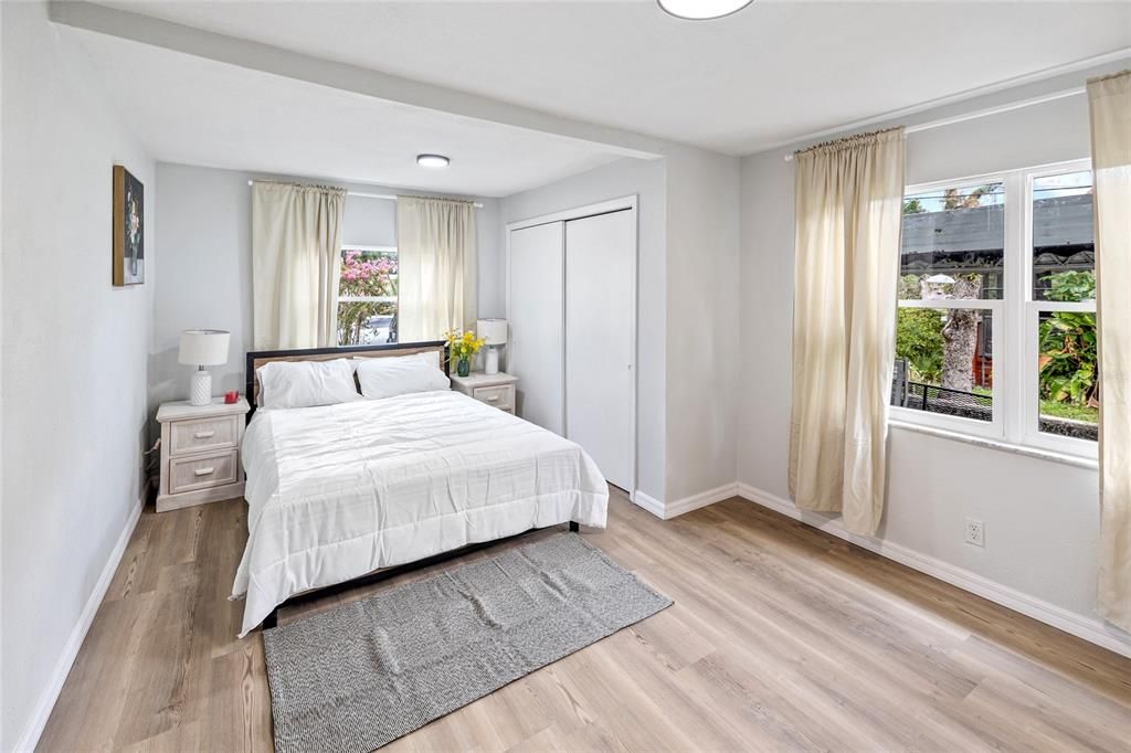 出租: $3,800 (3 贝兹, 2 浴室, 960 平方英尺)