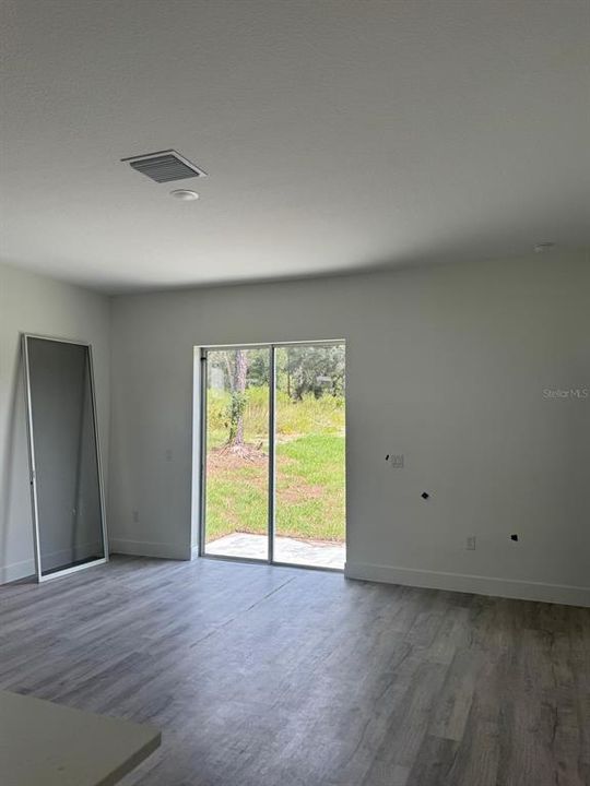 For Rent: $1,750 (3 beds, 2 baths, 1350 Square Feet)