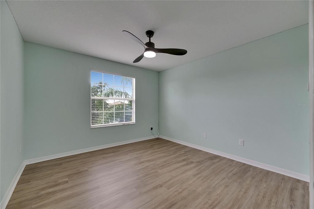 合同活跃: $495,000 (5 贝兹, 3 浴室, 2272 平方英尺)