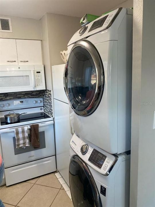 На продажу: $125,000 (2 спален, 1 ванн, 936 Квадратных фут)