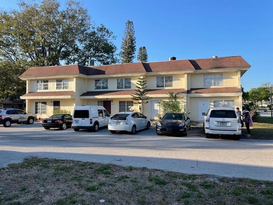 На продажу: $125,000 (2 спален, 1 ванн, 936 Квадратных фут)