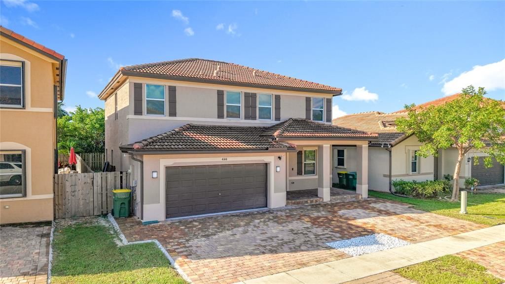 For Sale: $625,000 (5 beds, 3 baths, 2380 Square Feet)