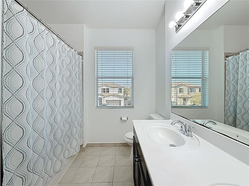 For Sale: $625,000 (5 beds, 3 baths, 2380 Square Feet)