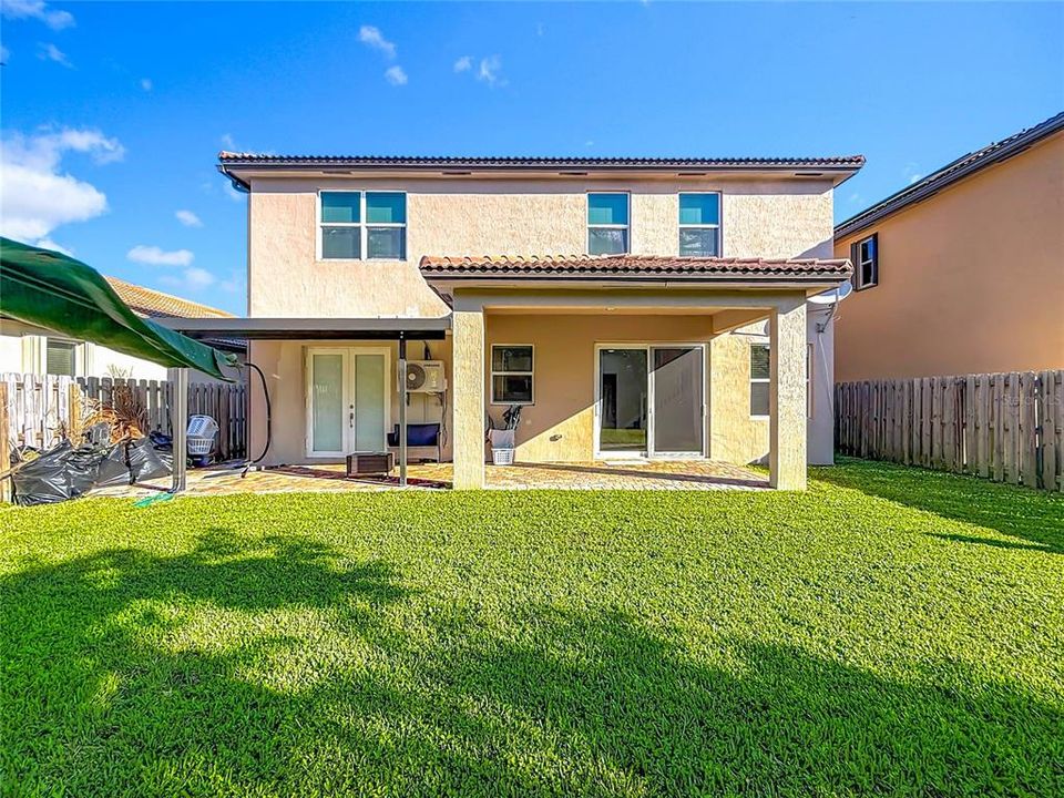 For Sale: $625,000 (5 beds, 3 baths, 2380 Square Feet)