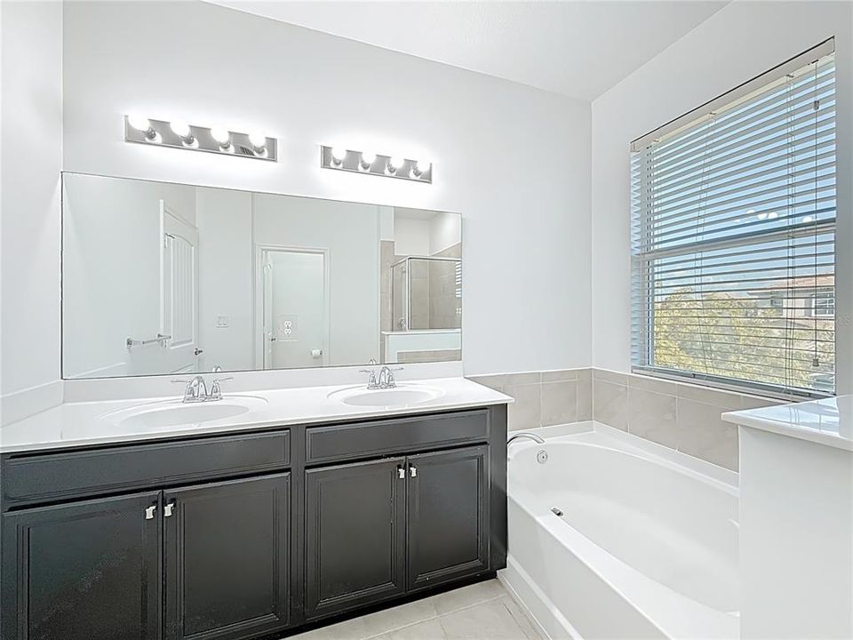 For Sale: $625,000 (5 beds, 3 baths, 2380 Square Feet)