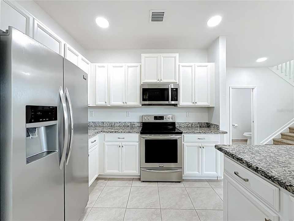 For Sale: $625,000 (5 beds, 3 baths, 2380 Square Feet)