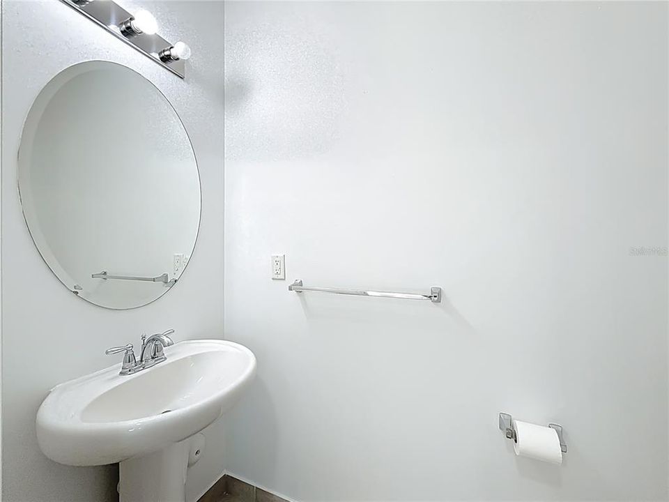 For Sale: $625,000 (5 beds, 3 baths, 2380 Square Feet)