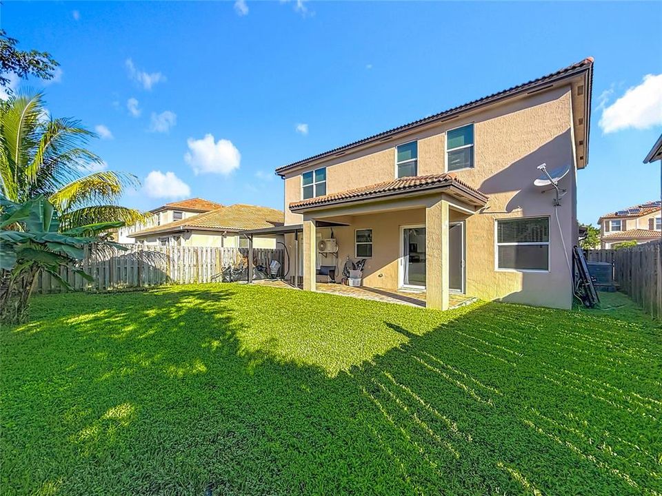 For Sale: $625,000 (5 beds, 3 baths, 2380 Square Feet)