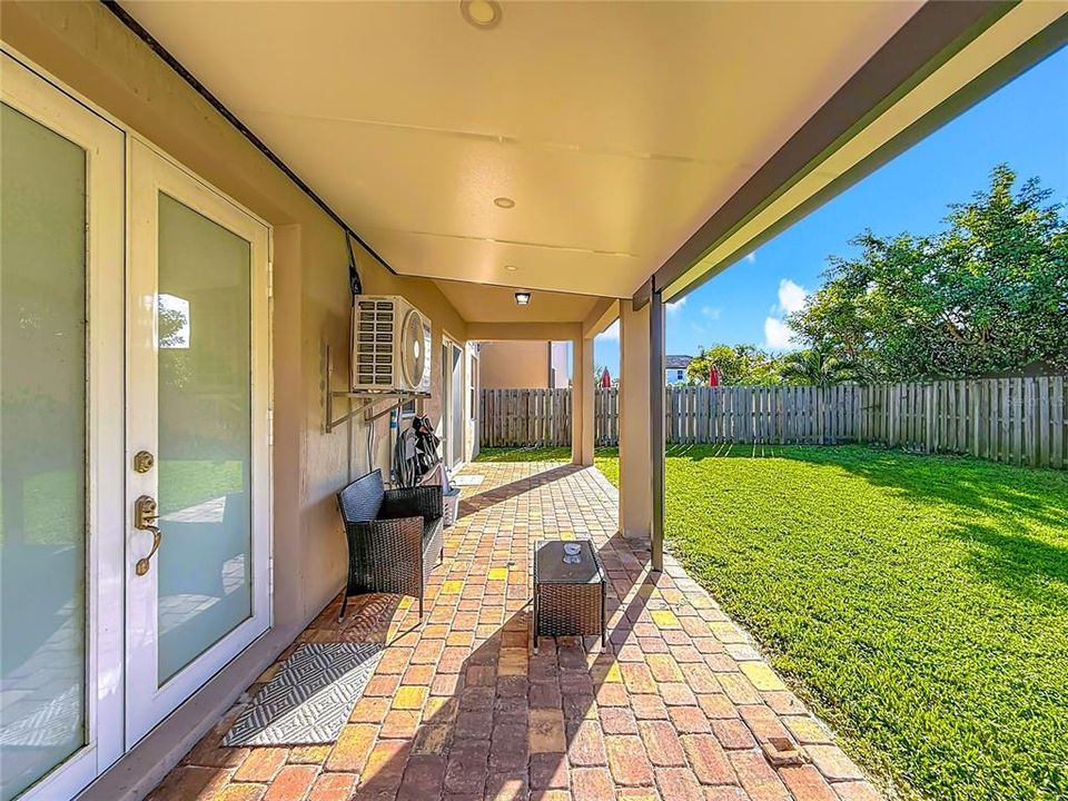 For Sale: $625,000 (5 beds, 3 baths, 2380 Square Feet)