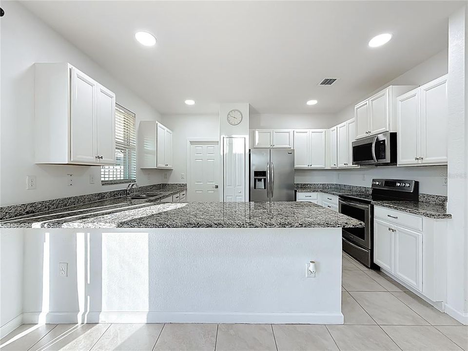 For Sale: $625,000 (5 beds, 3 baths, 2380 Square Feet)