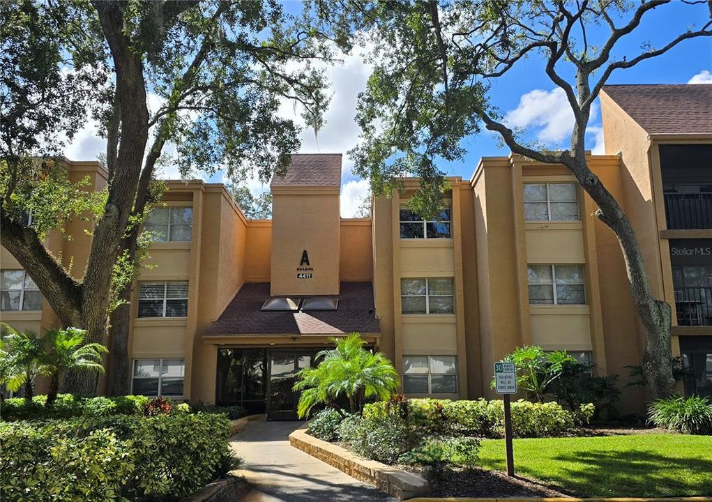 Active With Contract: $150,000 (2 beds, 2 baths, 1083 Square Feet)