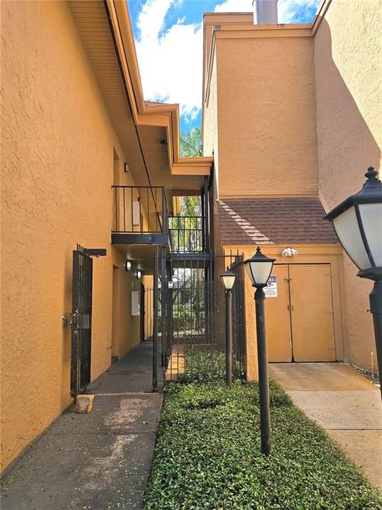 Active With Contract: $150,000 (2 beds, 2 baths, 1083 Square Feet)