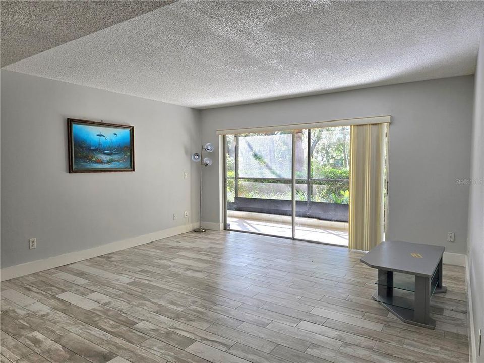 Active With Contract: $150,000 (2 beds, 2 baths, 1083 Square Feet)