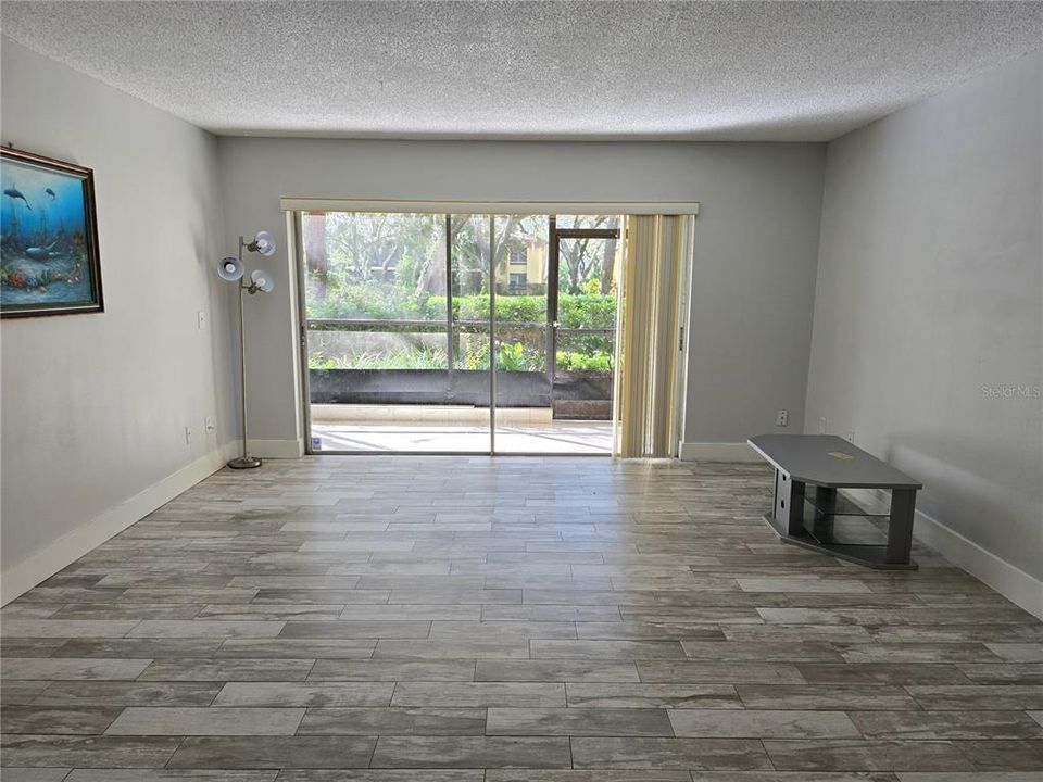 Active With Contract: $150,000 (2 beds, 2 baths, 1083 Square Feet)