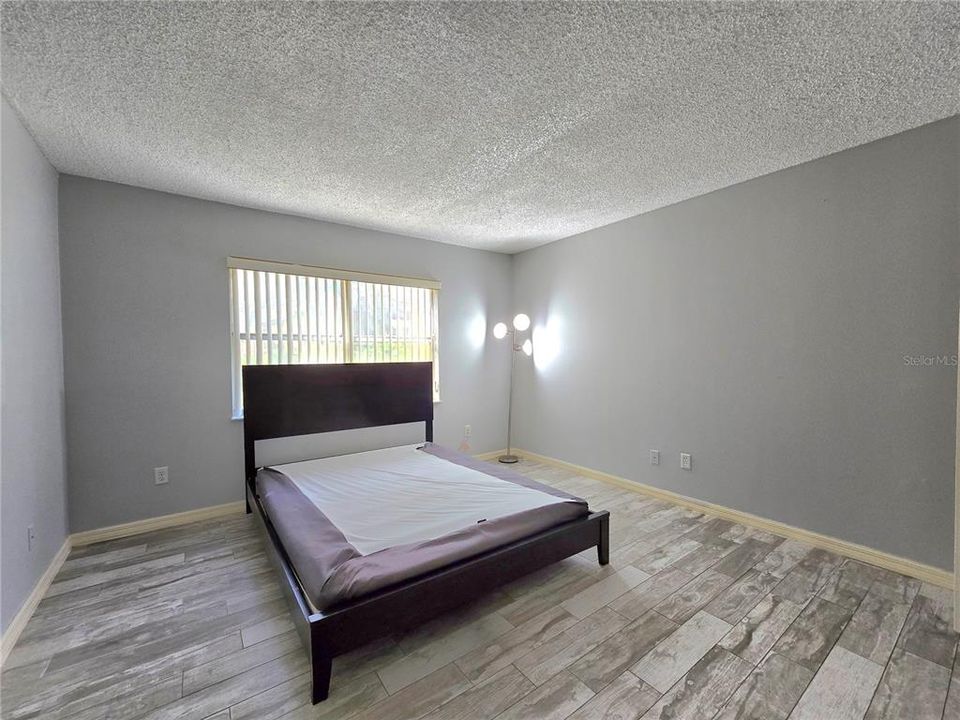 Active With Contract: $150,000 (2 beds, 2 baths, 1083 Square Feet)