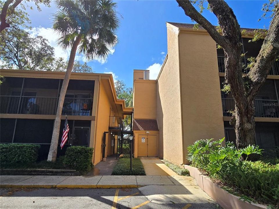 Active With Contract: $150,000 (2 beds, 2 baths, 1083 Square Feet)