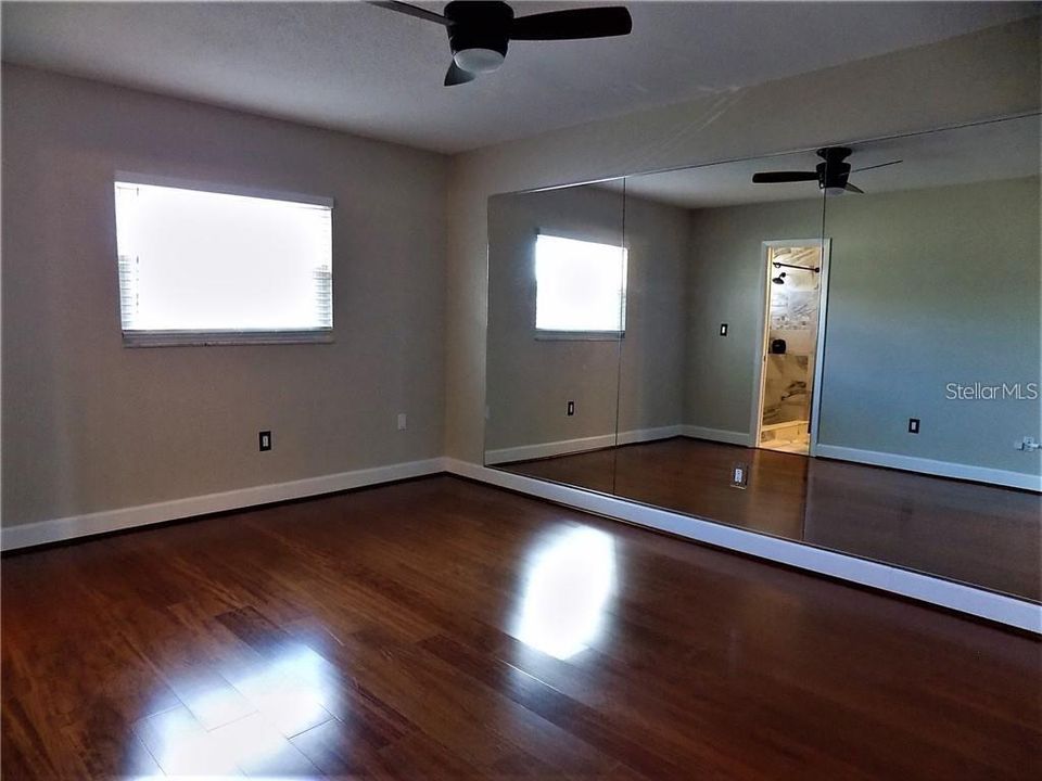 For Sale: $243,900 (2 beds, 2 baths, 1100 Square Feet)