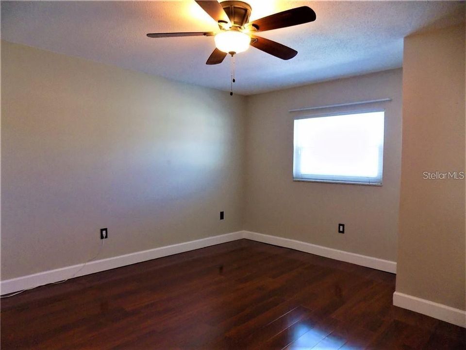 For Sale: $243,900 (2 beds, 2 baths, 1100 Square Feet)