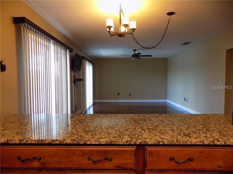 For Sale: $243,900 (2 beds, 2 baths, 1100 Square Feet)