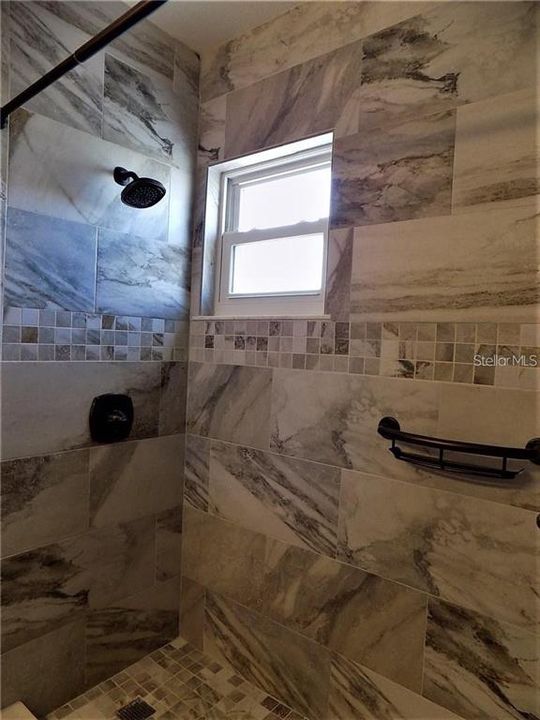 For Sale: $243,900 (2 beds, 2 baths, 1100 Square Feet)