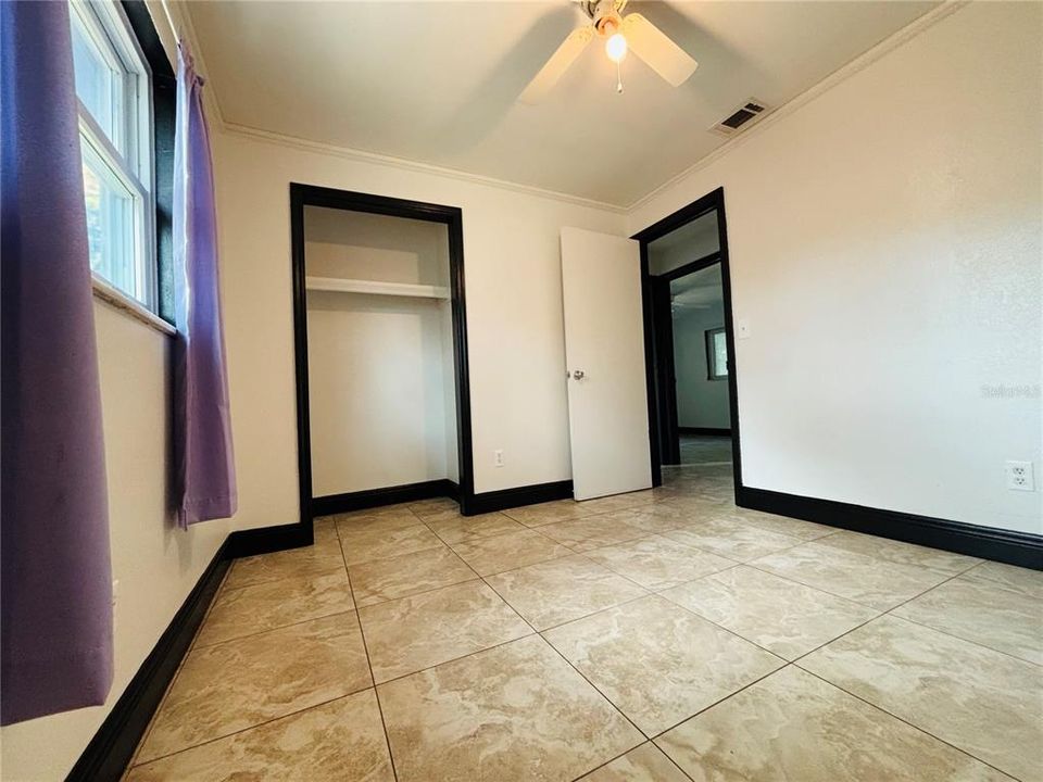 For Sale: $360,000 (5 beds, 2 baths, 1533 Square Feet)