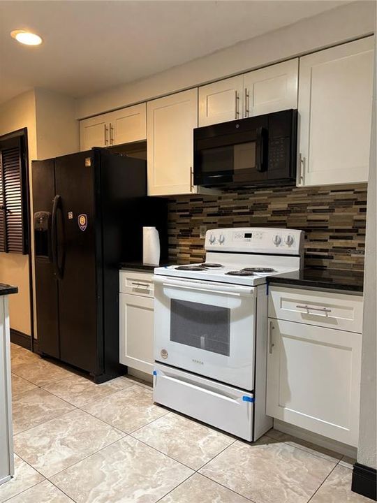 For Sale: $360,000 (5 beds, 2 baths, 1533 Square Feet)