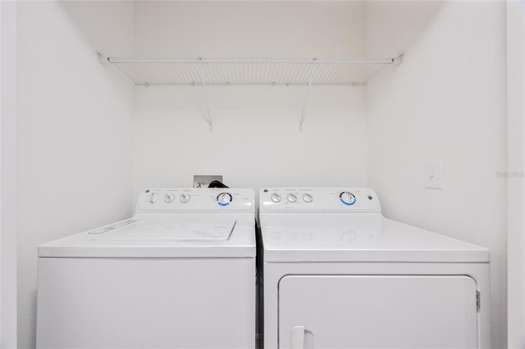 合同活跃: $245,000 (4 贝兹, 3 浴室, 1612 平方英尺)