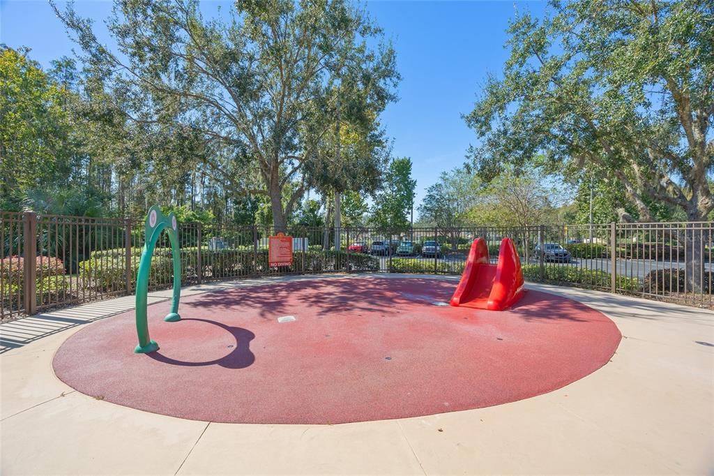 合同活跃: $245,000 (4 贝兹, 3 浴室, 1612 平方英尺)